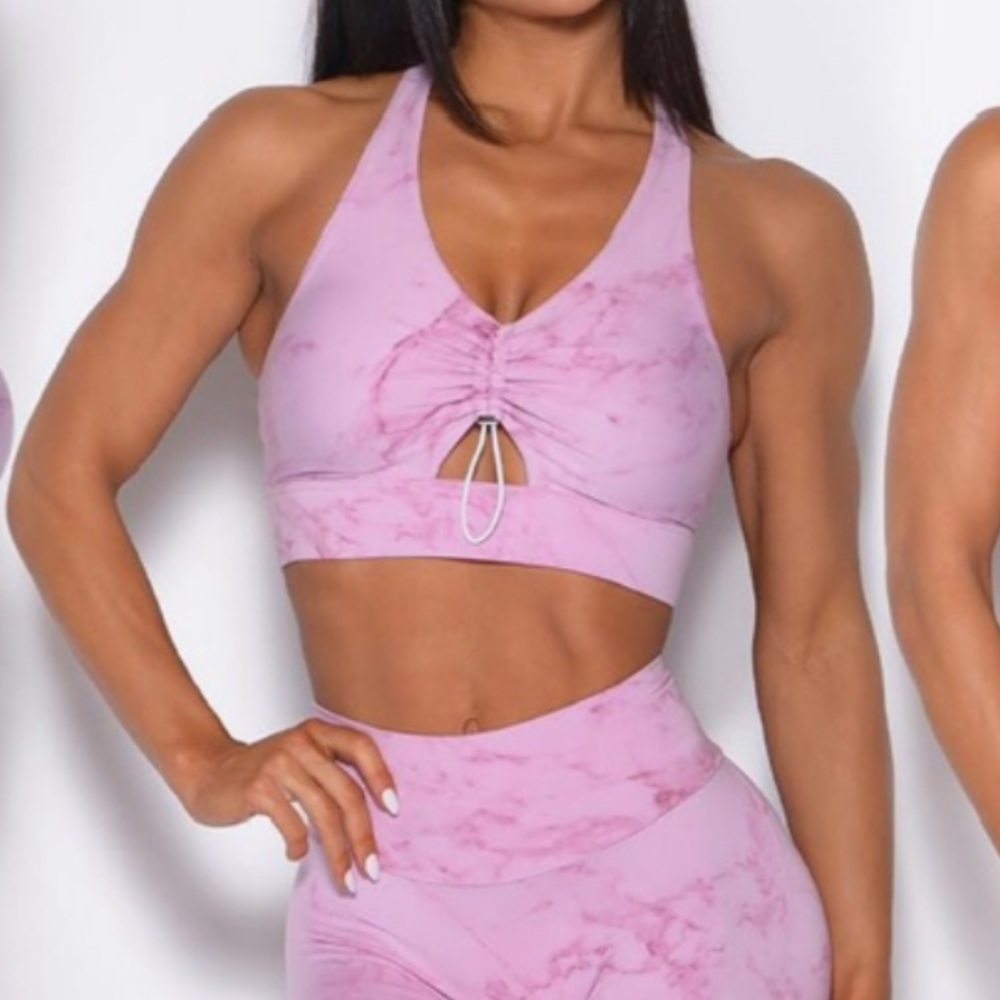 Bombshell limited edition keyhole toggle bra Model picture is for reference only
